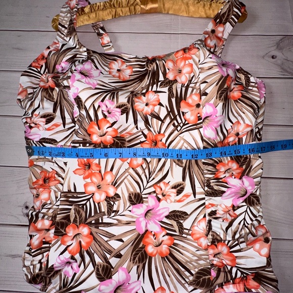 Landsβ End Floral One-Piece Swimsuit 22W Built-In Bra Summer Beach Vacation - Picture 4 of 8